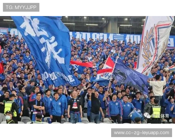 上海申花球员社交媒体互动热烈，提升球迷参与感，上海申花球队